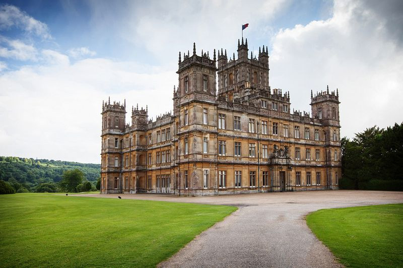 Downton Abbey Haus
 Highclere Castle on AboutBritain
