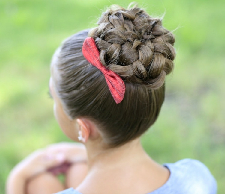 Duttkissen Frisuren
 Wiesn Frisuren fürs Oktoberfest 20 aktuelle Trachtenfrisuren