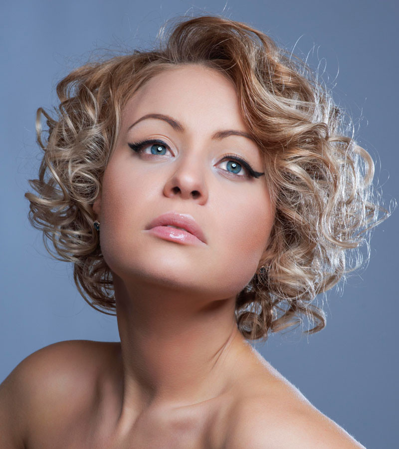 Einfache Frisuren Mit Locken
 Kurzer Bob im Wet Look Bob Frisuren mit Locken