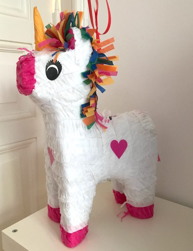 Einhorn Geburtstagsparty
 Regenbogen Einhorn Geburtstag Deko Spiele & Kuchen