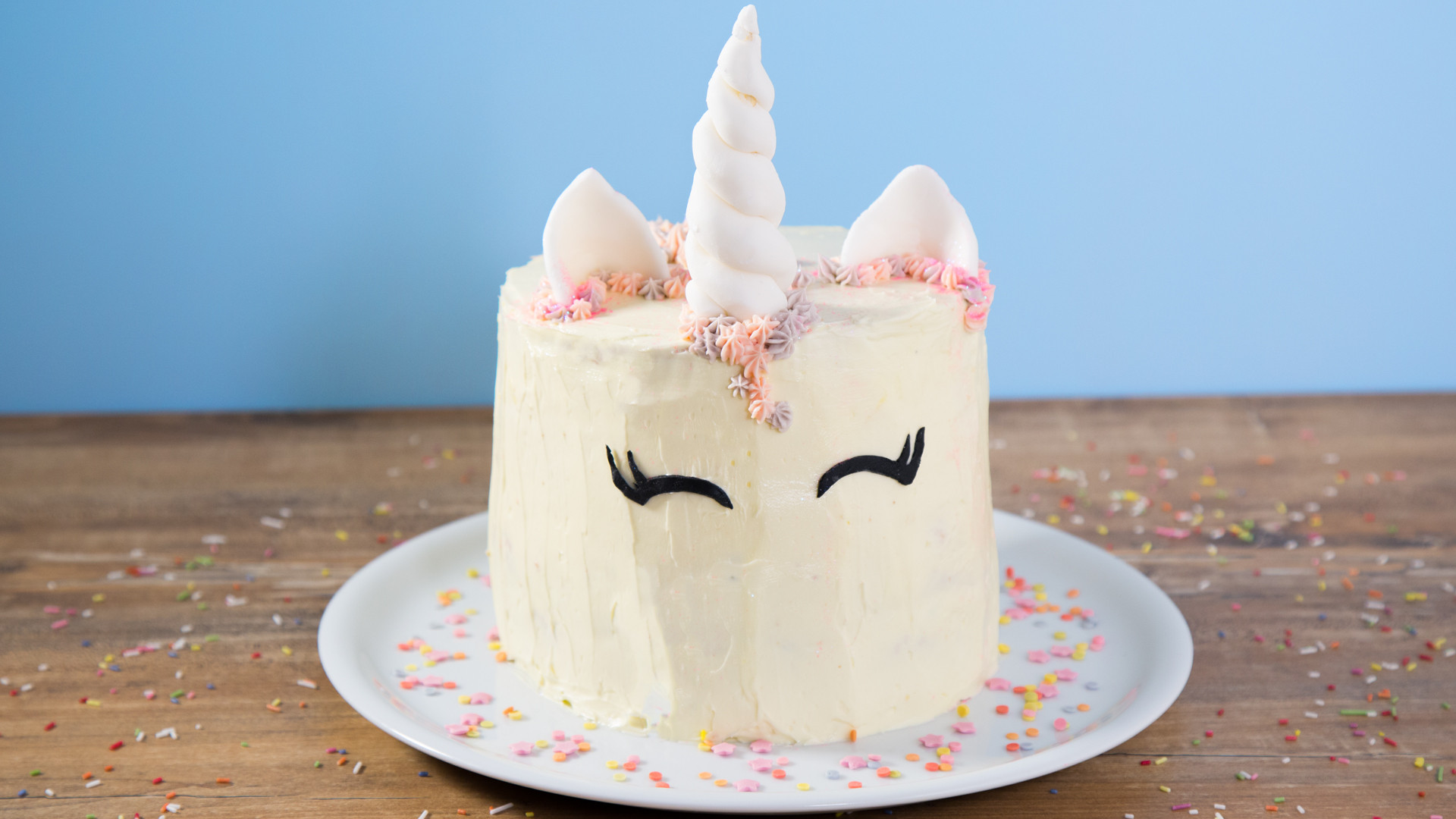Einhorn Geburtstagstorte
 Einhorn Torte mit Zitronen Buttercreme