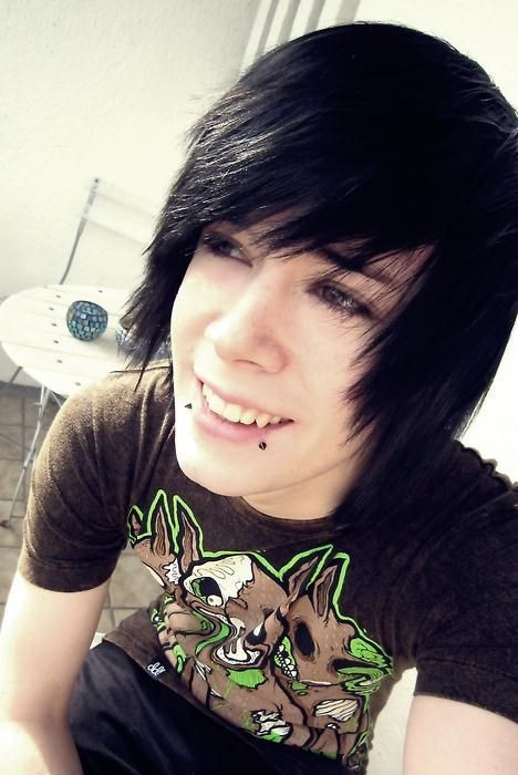 Emo Frisuren Jungs
 Die besten 25 Emo frisuren für jungs Ideen auf Pinterest