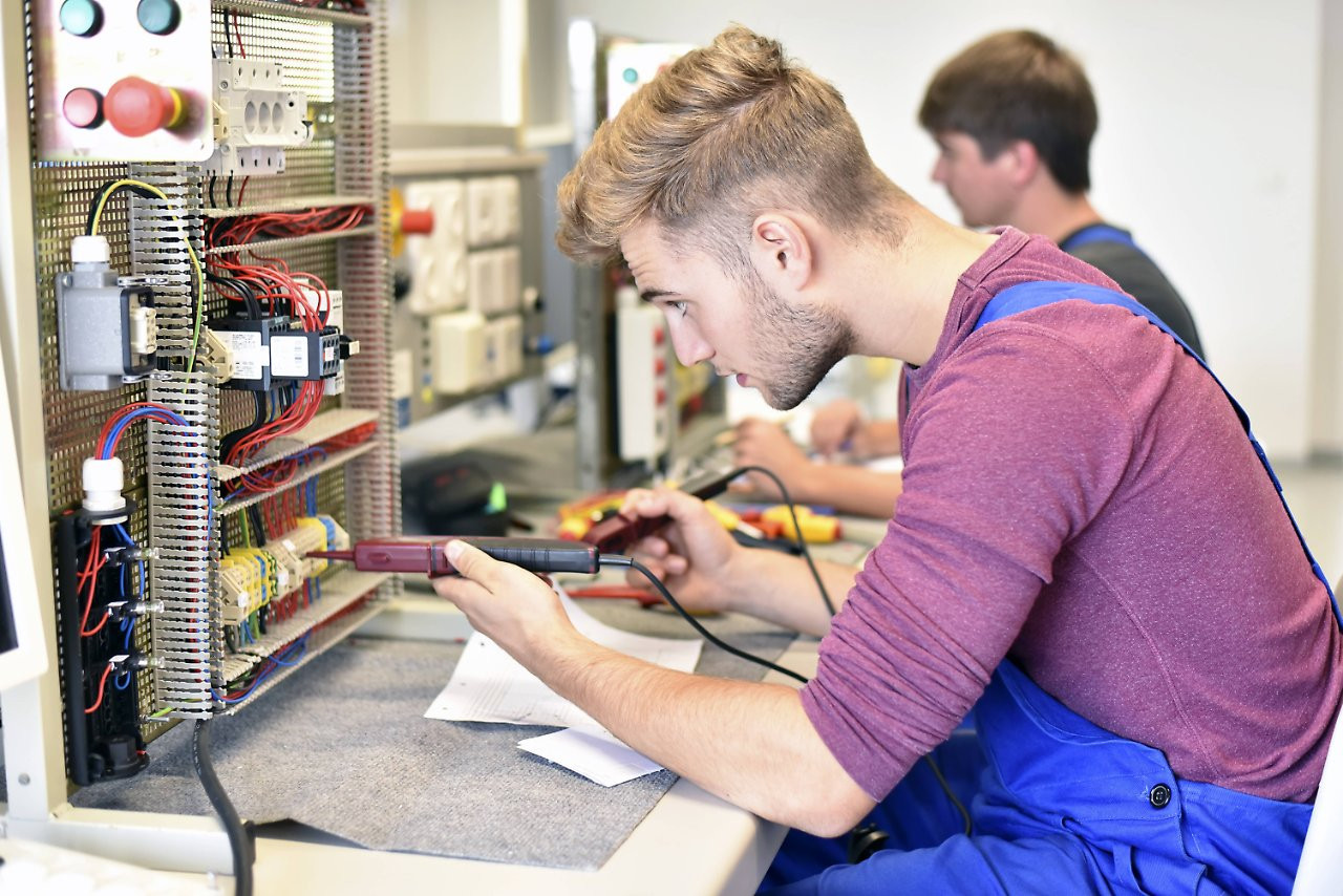 Fachkräftemangel Handwerk
 Keine Besserung in Sicht Im Handwerk fehlen bis zu 250