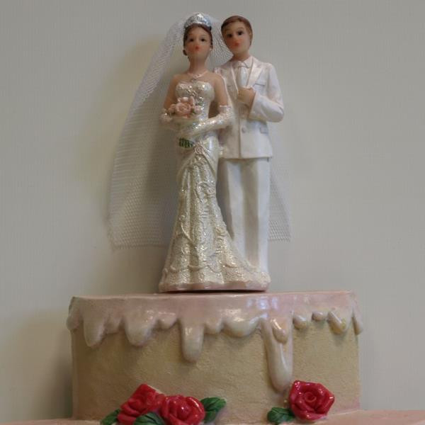 Figur Hochzeitstorte
 Figur Hochzeitstorte Schleier weißer Anzug