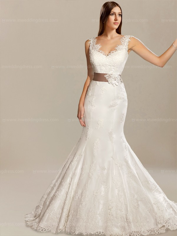 Fit N Flare Hochzeitskleid
 Fit n Flare Unique Wedding Dress $279