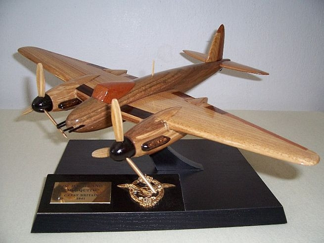 Flugzeug Geschenke
 DeHAVILLAND MOSQUITO HAWKER HURRICANE MK II C Flugzeug