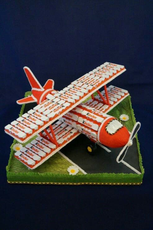 Flugzeug Geschenke
 DIY Torte aus Kinderschokolade nettetipps