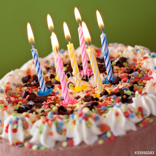 Foto Geburtstagstorte
 "Geburtstagstorte mit Kerzen" Stockfotos und lizenzfreie