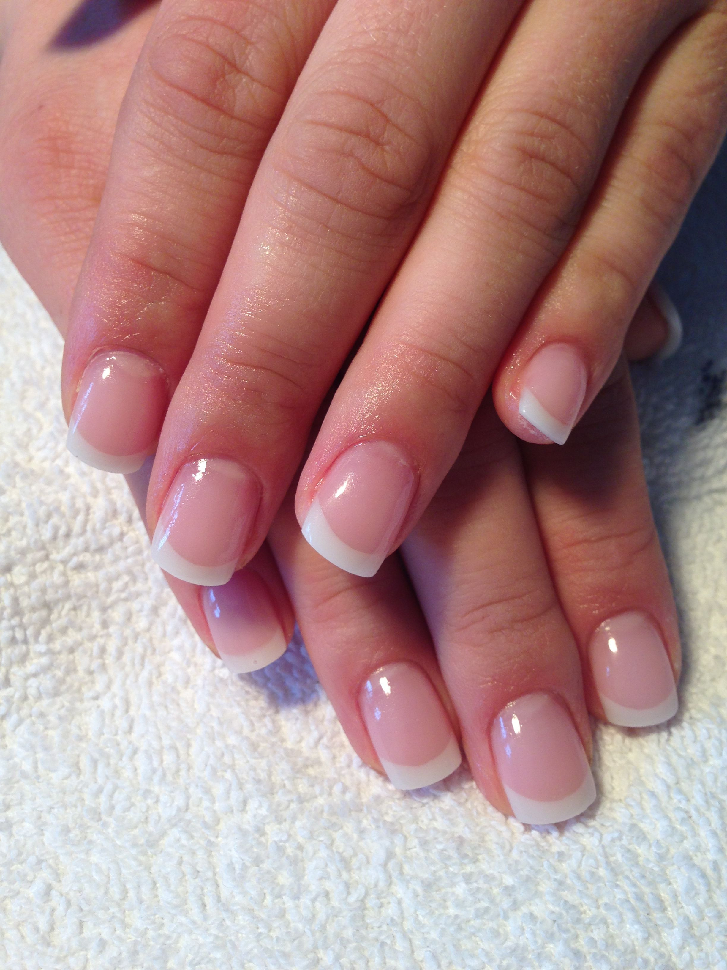 Französische Maniküre
 Perfect French gel nails full sculpted Wedding Nails