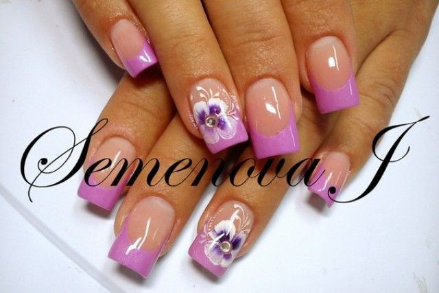 French Nageldesign Bilder
 French Nageldesign Yulia 2014 Hell pink mit Blumen