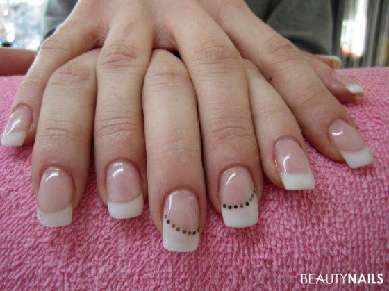 French Nageldesign Bilder
 French Nails Nageldesign