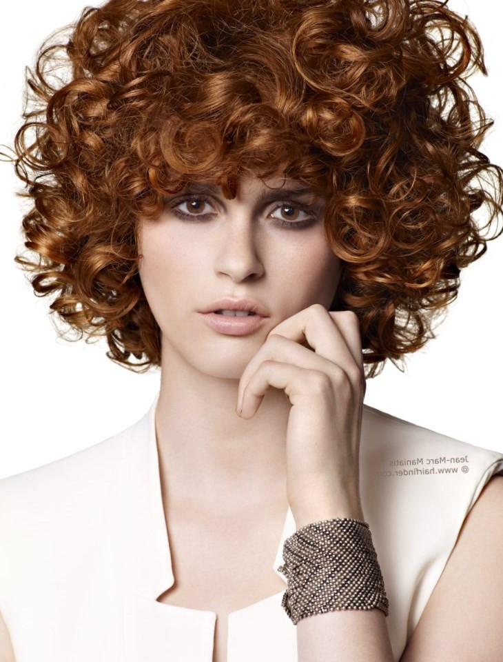 Frisuren 2019 Bob Locken
 Kurzhaarfrisur mit locken trends Ideen 2019