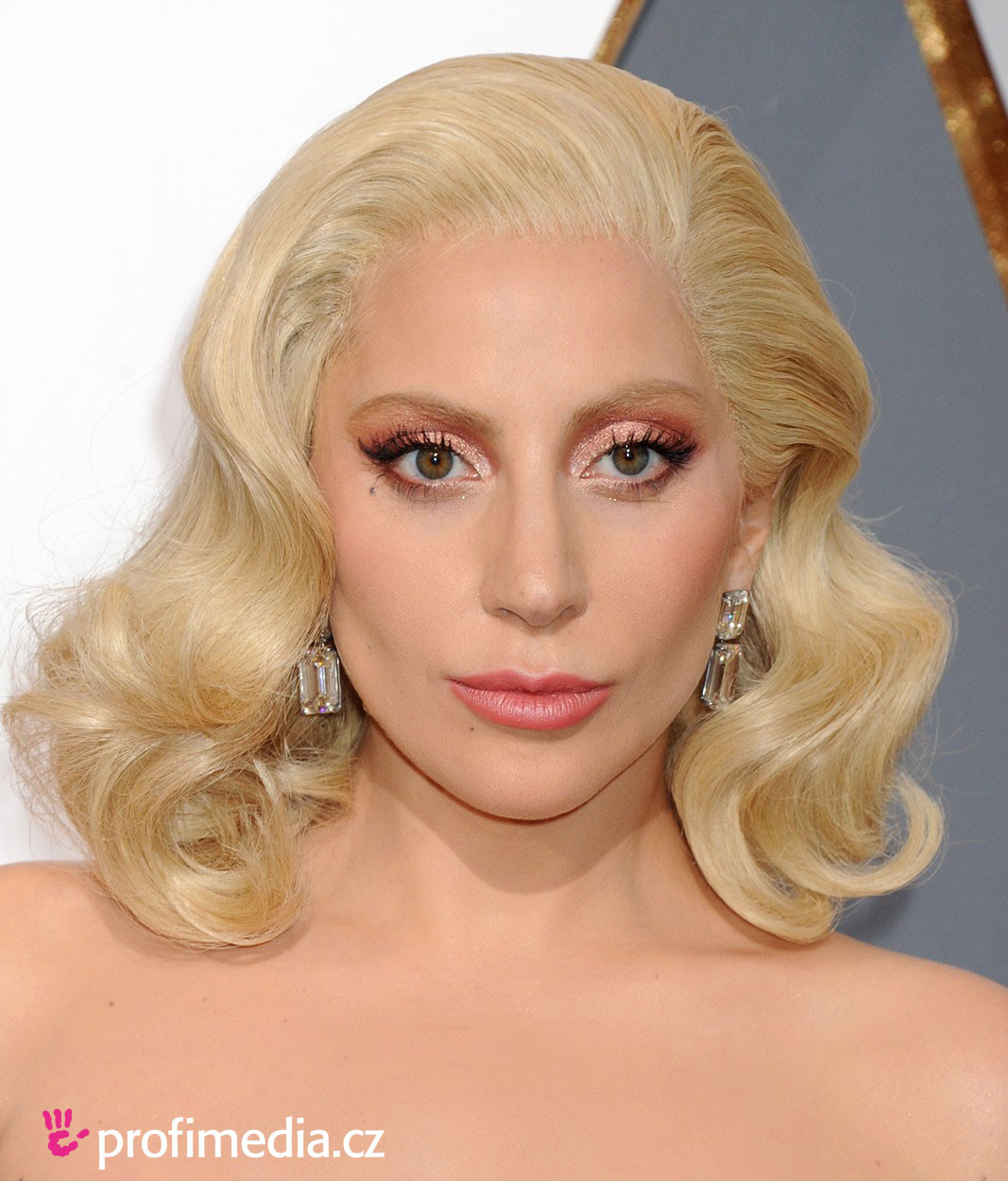 Frisuren Ausprobieren
 Lady Gaga frisur zum Ausprobieren in eFrisuren