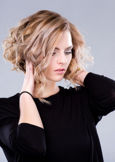 Frisuren Bob Gestuft
 Frisuren halblang gestuft locken