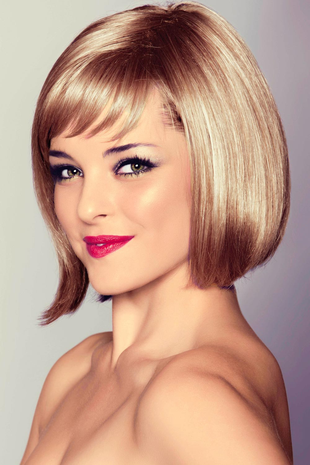 Frisuren Bob Mittellang
 Mittellanger Bob mit fransigem Pony