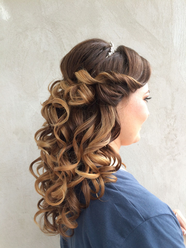 Frisuren Locken Halb Hochgesteckt
 Half up hair halb offen gesteckte Frisur MAKEUP MISSION