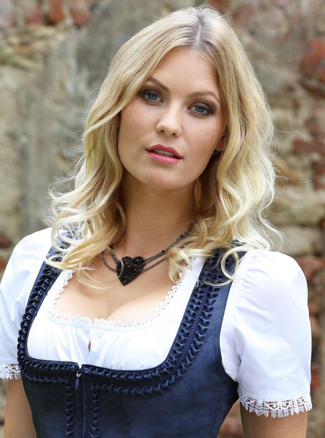 Frisuren Mittellanges Haar 2019
 Dirndl Frisuren Mittellanges Haar 2019 Aktuelle Frisuren