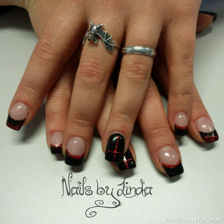 Fullcover Nageldesign
 Schwarz French und Fullcover Nageldesign