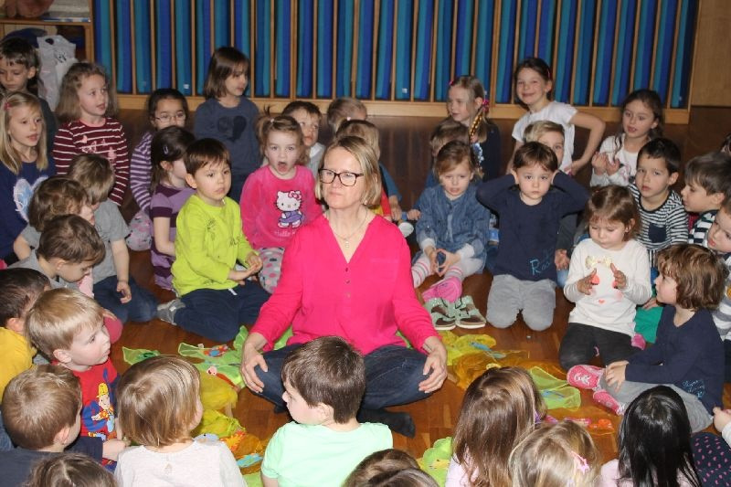 Geburtstagsfeier Kinder
 Geburtstagsfeier im Kindergarten