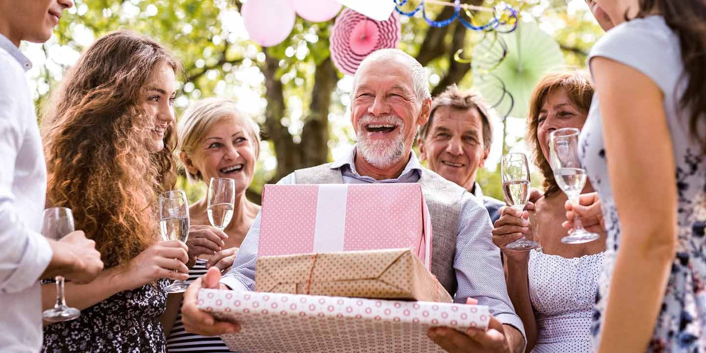 Geburtstagsgeschenk Opa
 Freude schenken Über 80 Geschenke für Opa