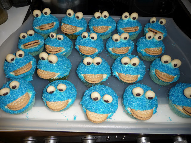 Geburtstagskuchen Kind
 Kinder backen Geburtstagskuchen blick Geburtstagstorten