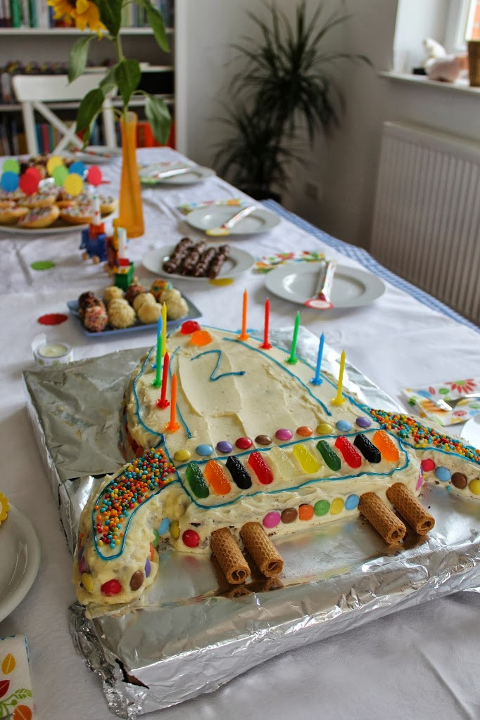 Geburtstagskuchen Kindergeburtstag
 Eine Raketentorte als Geburtstagskuchen Lavendelblog