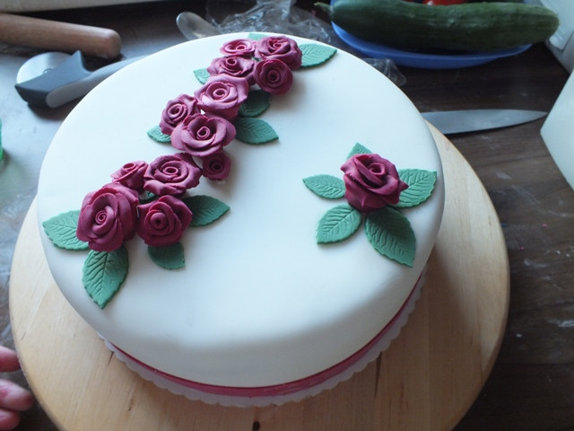 Geburtstagskuchen Mit Fondant
 Fondanttorte mit Stricknadel Kuchen