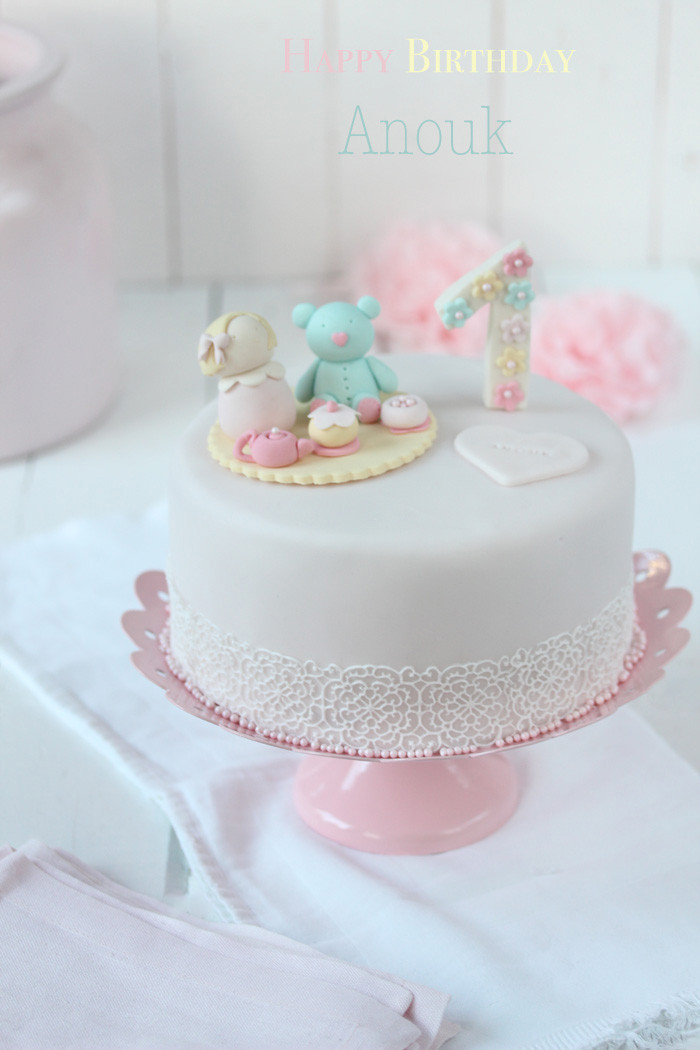 Geburtstagskuchen Mit Fondant
 Fondant Geburtstagstorte