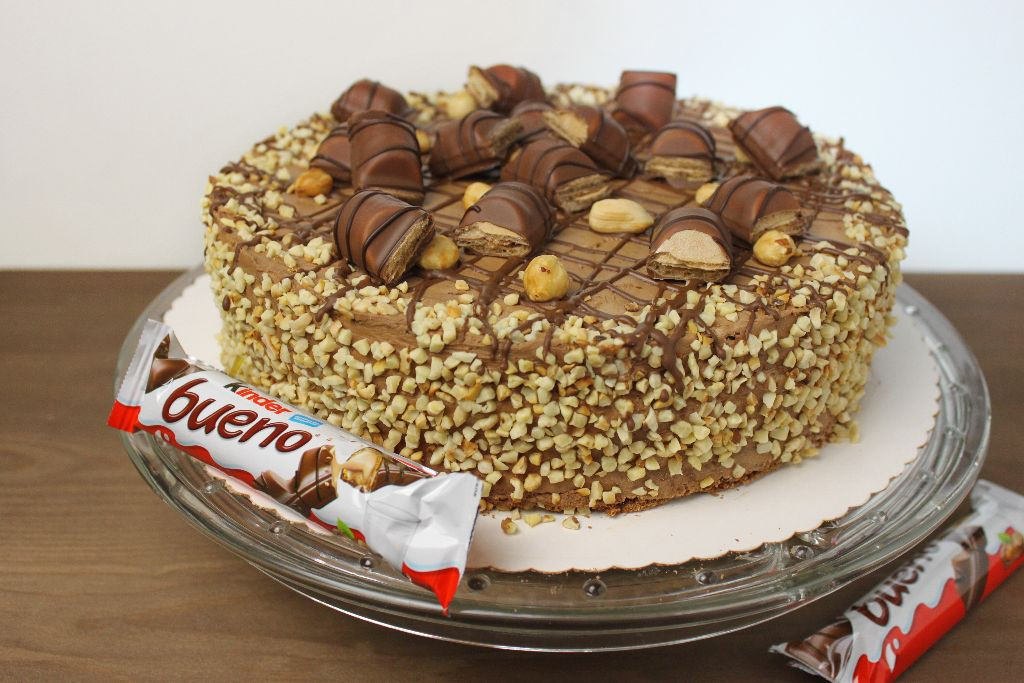 Geburtstagskuchen Rezepte Mit Bild
 Kinder Bueno Torte backen – Torten Rezepte