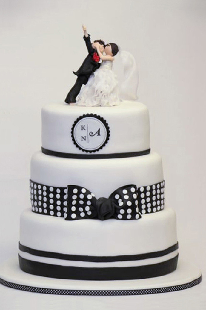Geburtstagskuchen Schwarz Weiß
 Hochzeitstorten in schwarz weiß