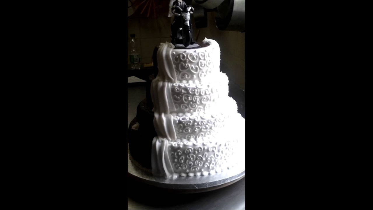 Geburtstagskuchen Schwarz Weiß
 Hochzeitstorte Schwarz Weiß