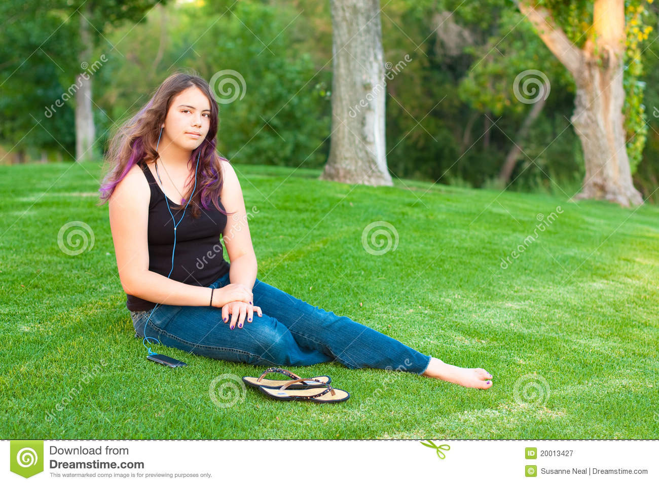 Geburtstagssprüche Teenager 15
 Pretty 15 Year Old Girl Listening To Music Stock Image