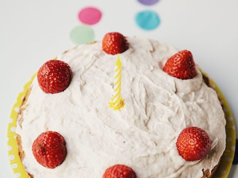 Geburtstagstorte Für Hunde Selber Backen
 Geburtstagskuchen für Hunde selber backen