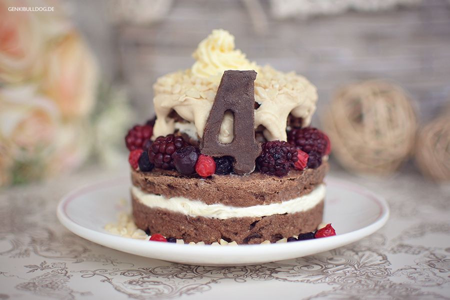 Geburtstagstorte Für Hunde Selber Backen
 Eine Geburtstagstorte für Genki Hunde DIY
