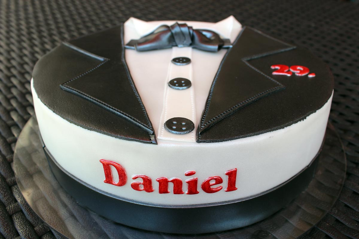 Geburtstagstorte Für Männer
 Smoking Geburtstagstorte Lanies Cakery