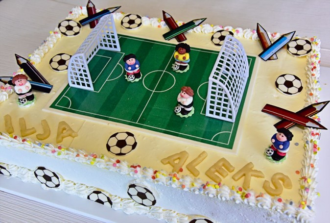 Geburtstagstorte Fußball
 Besondere Torten – Bäckerei Nestler