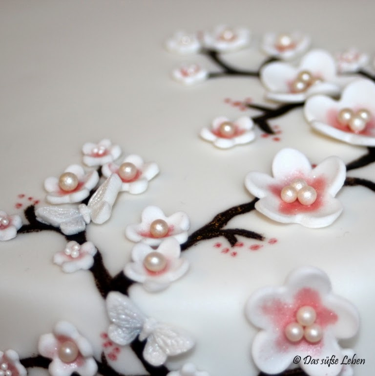 Geburtstagstorte Gemalt
 Rezept Geburtstagstorte mit Kirschblüten und