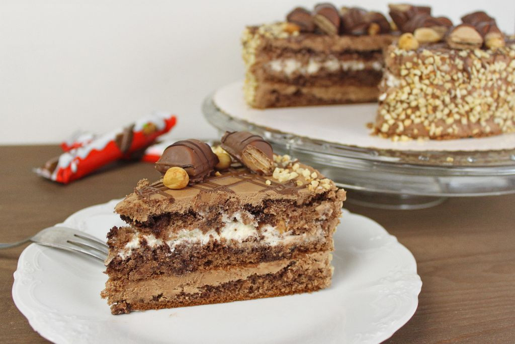 Geburtstagstorte Kind Selber Machen
 Kinder Bueno Torte backen – Torten Rezepte