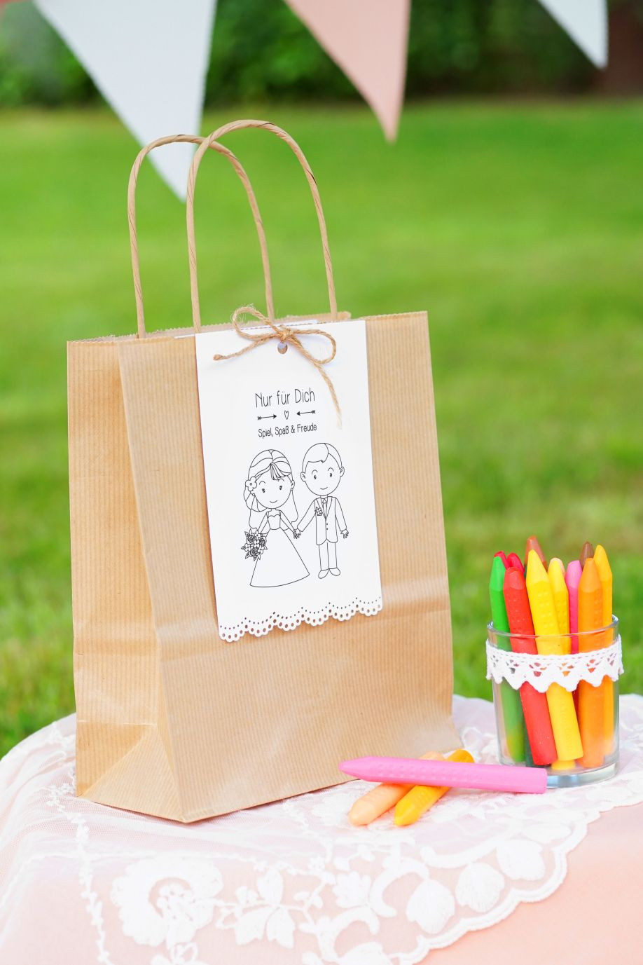 Geschenk Für Hochzeit
 Kindertisch Geschenk fuer kleinen Gäste Hochzeit