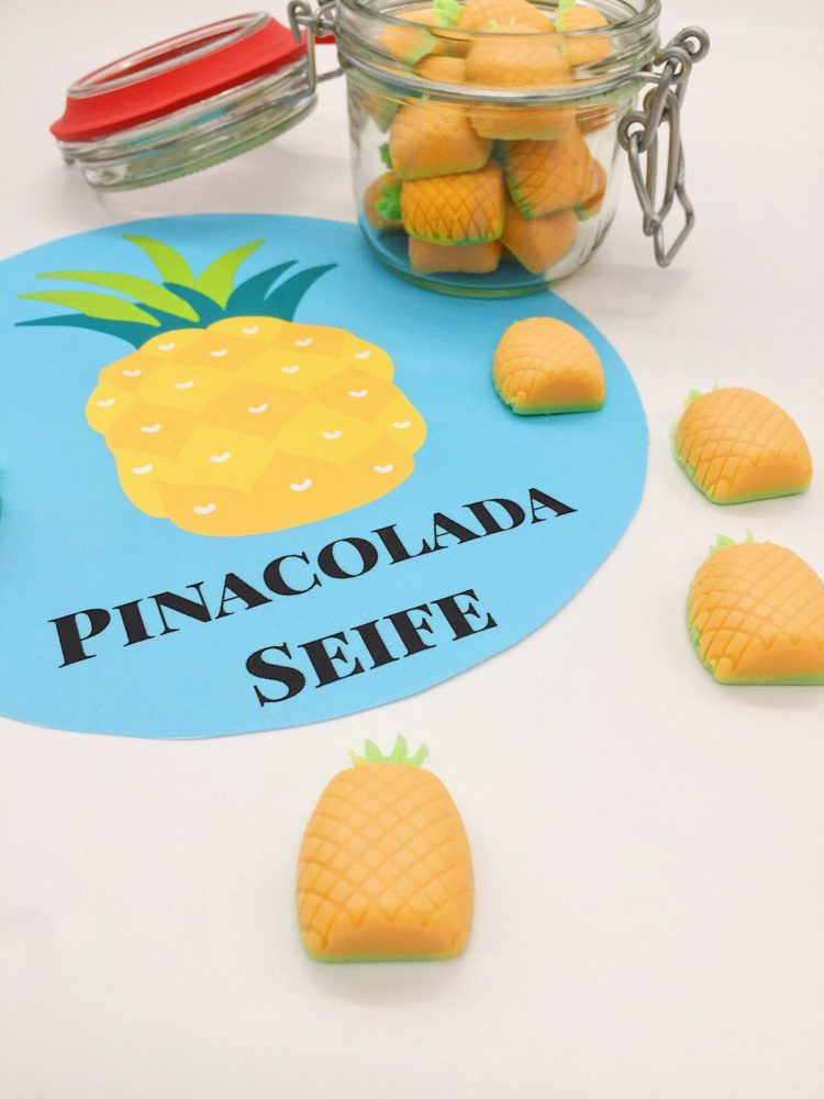 Geschenke Für Mama Diy
 Pinacolada Ananas Seife selber machen › Happy Dings