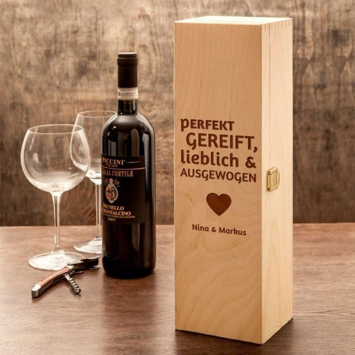 Geschenke Für Verliebte Pärchen
 Personalisierte Weinkiste für Pärchen mit Wunschnamen