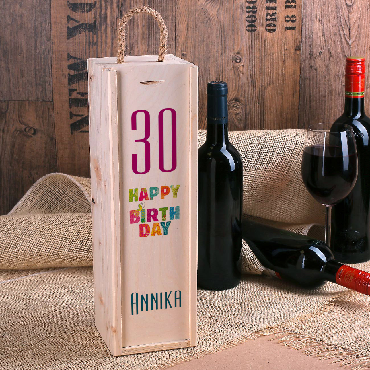 Geschenke Online.De
 Happy Birthday Flaschenverpackung zum Geburtstag