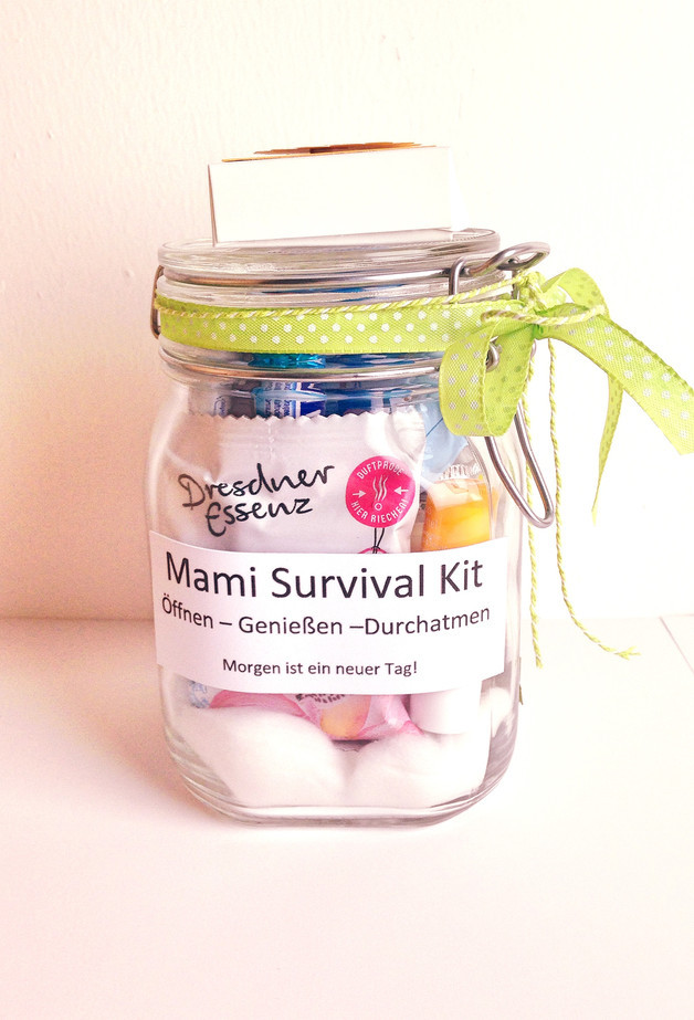 Geschenke Zur Geburt Für Die Mama
 Geldgeschenke Mami Survival Kit ein Designerstück von