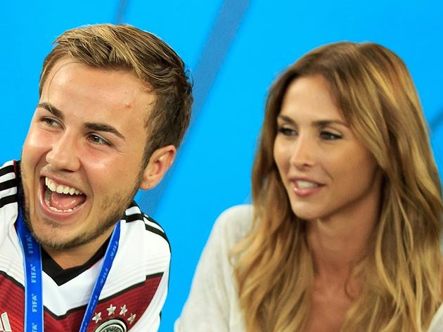 Götze Sagt Hochzeit Ab
 Bundesliga Bild Götze sagt Hochzeitsfeier am 18 Juli ab