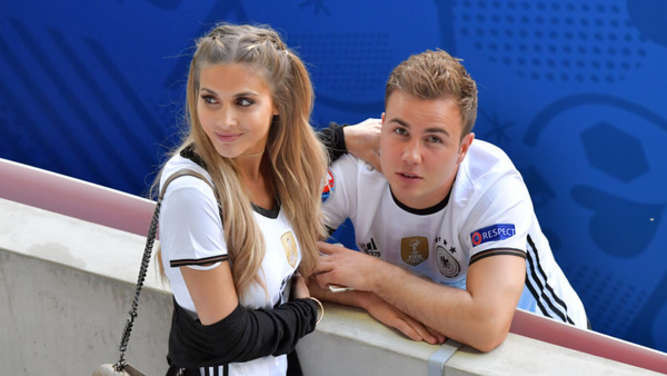 Götze Sagt Hochzeit Ab
 Mario Götze sagt Hochzeitsfeier ab darum kommt es nicht