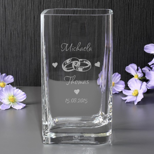 Gravierte Geschenke
 Gravierte Blumenvase mit Ringsymbol von Leonardo