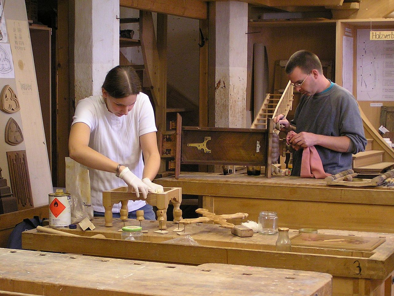 Handwerk
 Datei Restauratoren im Handwerk Holz –