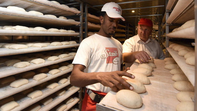 Handwerk Berufe
 10 000 junge Flüchtlinge für Handwerksberufe Allgemeine