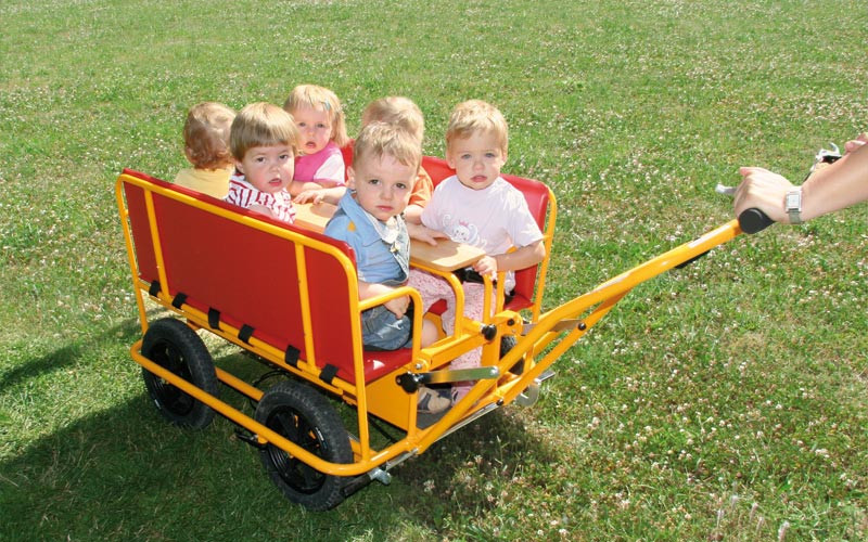 Handwerk Handels Gmbh
 Kinderkrippenwagen der Firma Handwerk Handels GmbH