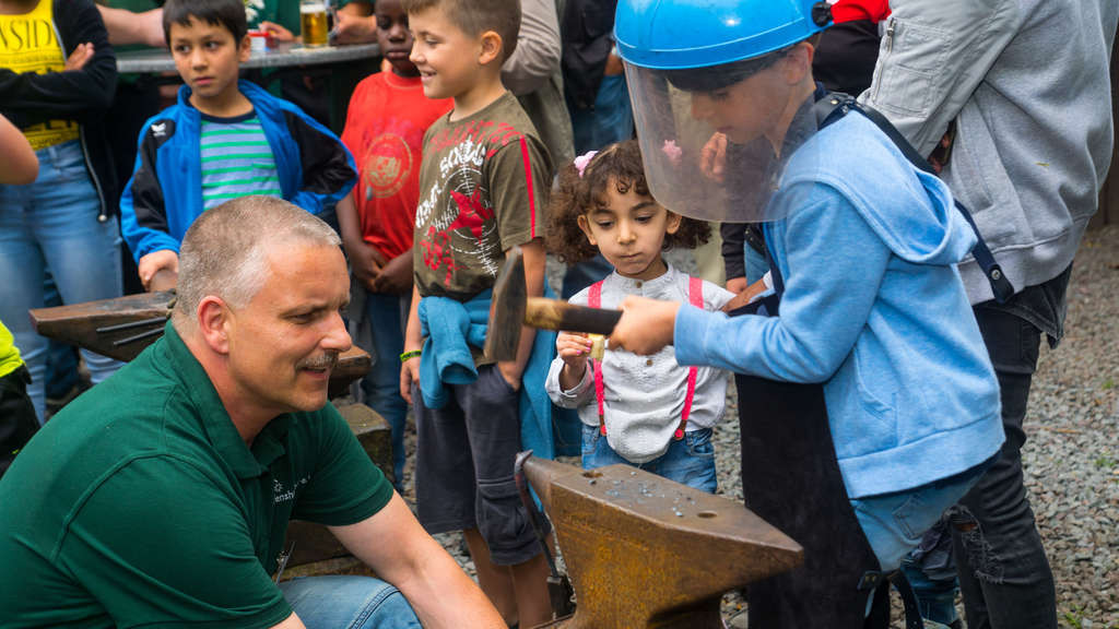 Handwerk Lernen
 Kinder lernen bergisches Handwerk